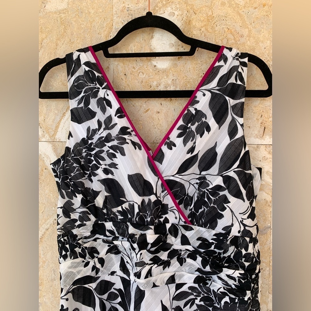 Women’s Casual Dress - Picture 4 of 10